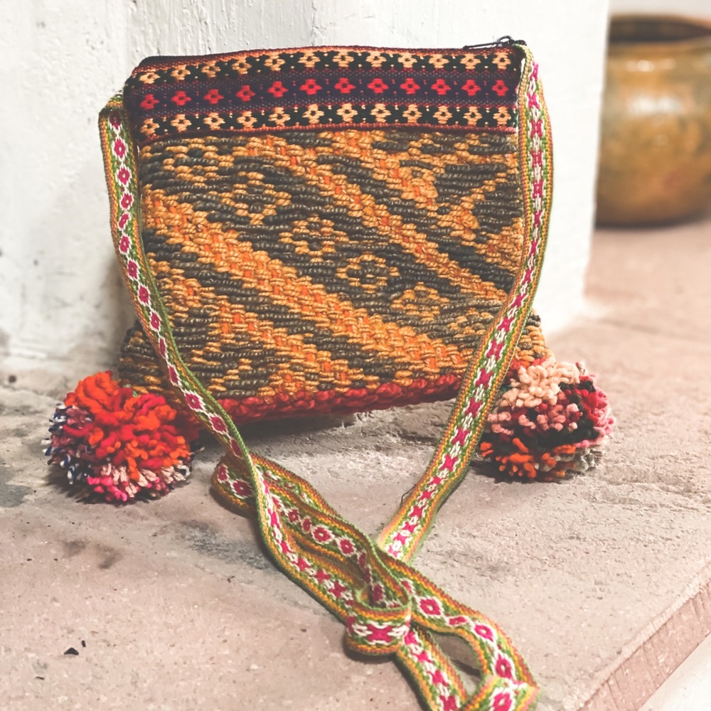 Beautiful new  handcrafted Peruvian crossbody bag 🌺